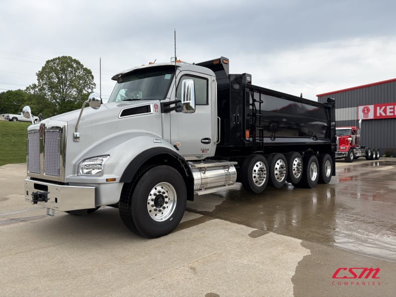 Exterior front drivers side for this 2025 Kenworth T880 (Stock number: SJ183470)Weeee