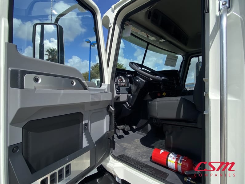Drivers side door open for this 2025 Mack Anthem ANT64 (Stock number: SM052268)