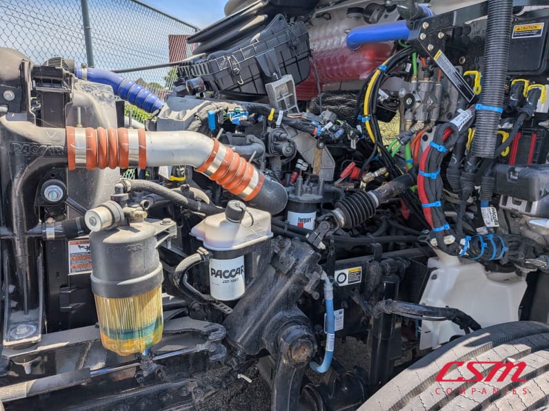 Passenger side engine for this 2025 Kenworth T280 (Stock number: SM138599)Weeee