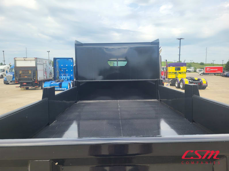 Exterior full rear view for this 2025 Kenworth T280 (Stock number: SM166152)Weeee