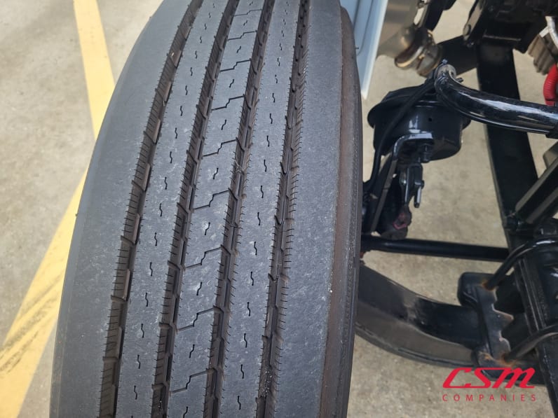 Passenger side front tire tread for this 2025 Kenworth T280 (Stock number: SM166152)Weeee