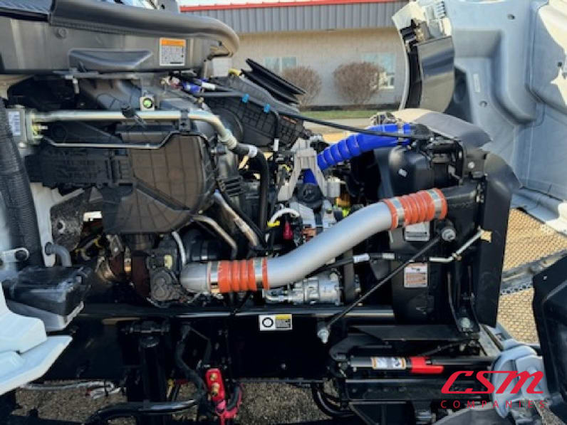 Passenger side engine for this 2025 Kenworth T280 (Stock number: SM169875)Weeee