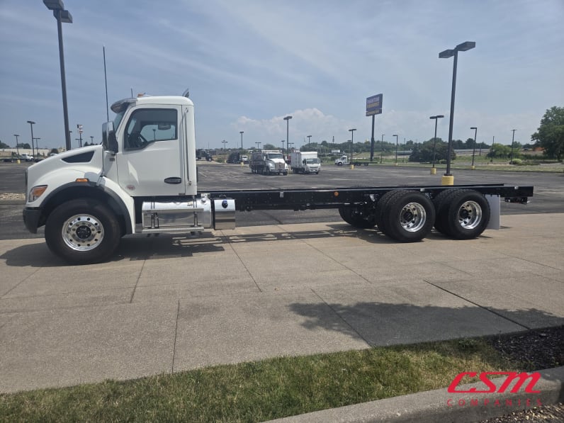 Exterior full driver side for this 2025 Kenworth T480 (Stock number: SM169877)Weeee
