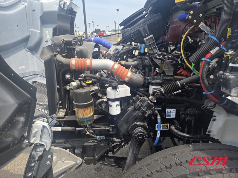 Drivers side engine for this 2025 Kenworth T280 (Stock number: SM169878)Weeee