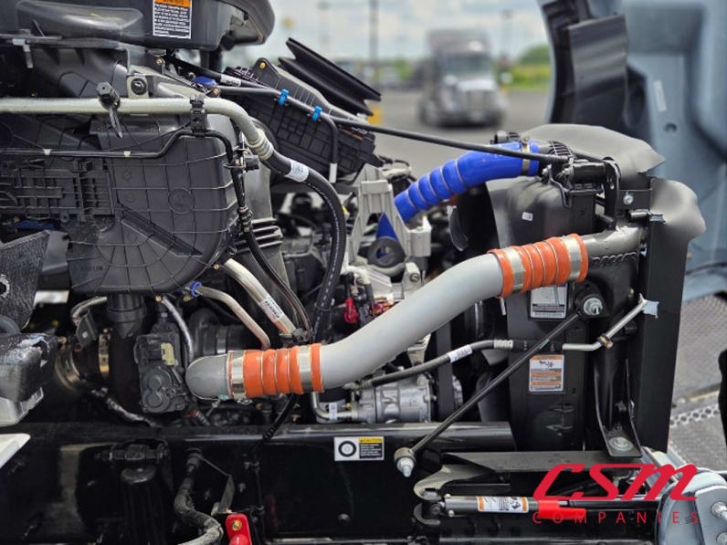 Passenger side engine for this 2025 Kenworth T280 (Stock number: SM169878)Weeee