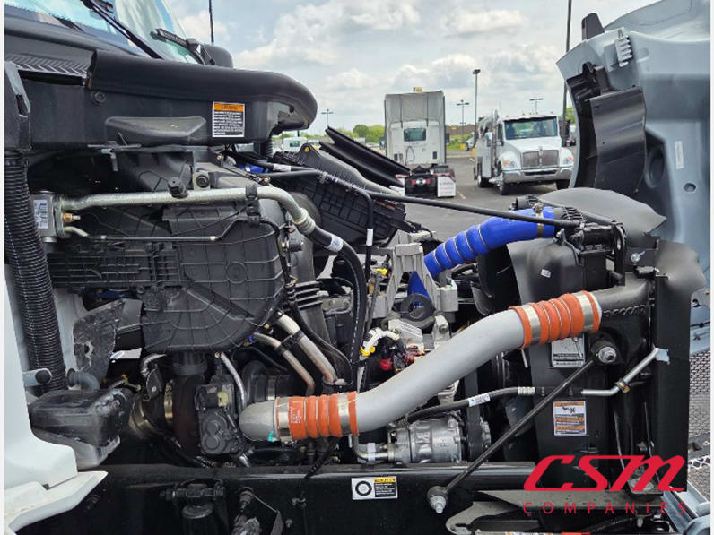 Passenger side engine for this 2025 Kenworth T280 (Stock number: SM169880)Weeee