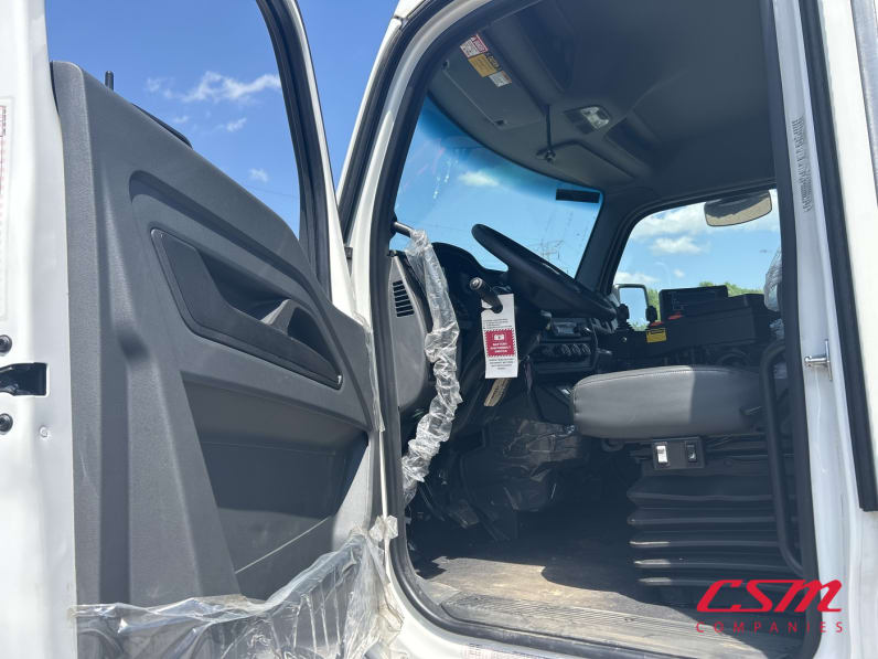 Drivers side door open for this 2025 Kenworth T480 (Stock number: SM177607)Weeee