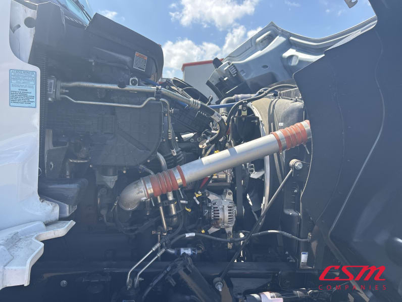 Passenger side engine for this 2025 Kenworth T480 (Stock number: SM177607)Weeee