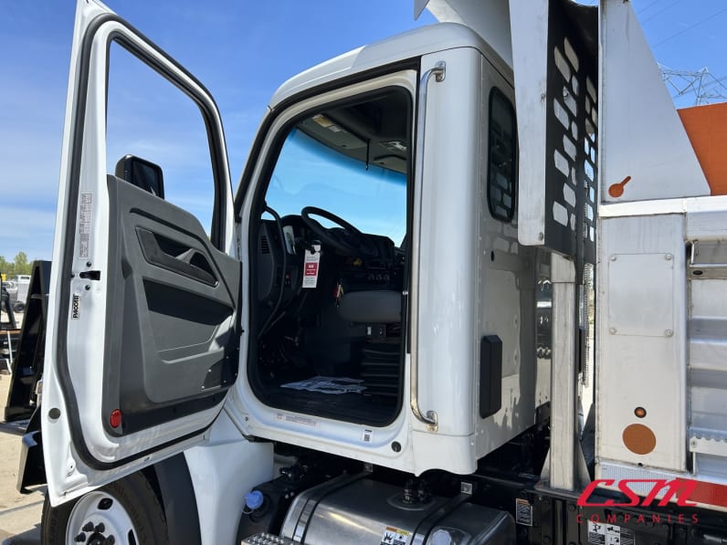 Drivers side door open for this 2025 Kenworth T480 (Stock number: SM177612)Weeee