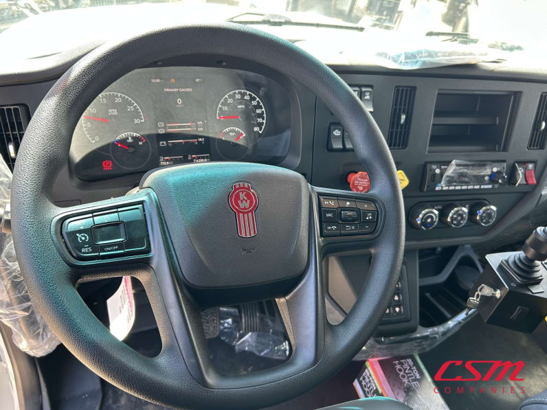 Interior steering wheel for this 2025 Kenworth T480 (Stock number: SM177614)Weeee