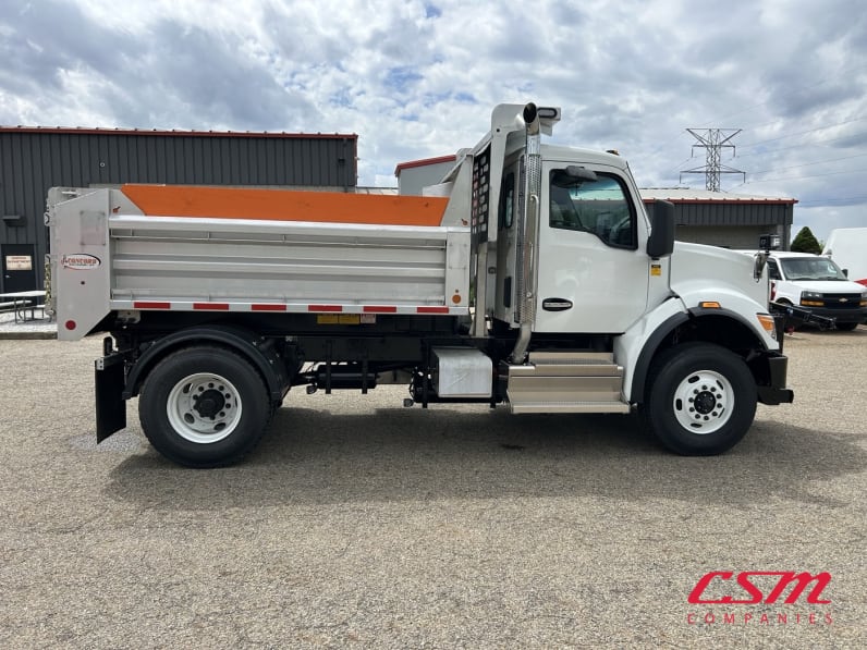 Exterior full passenger side for this 2025 Kenworth T480 (Stock number: SM177618)Weeee