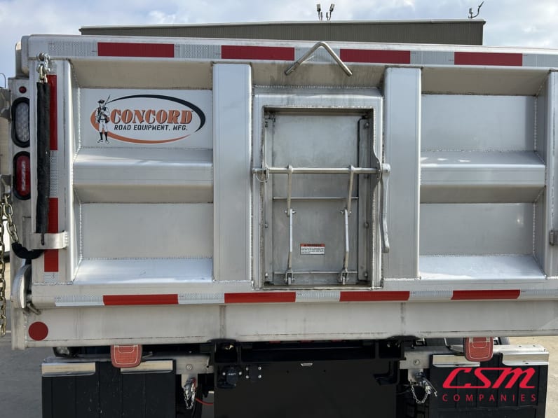 Exterior full rear view for this 2025 Kenworth T480 (Stock number: SM177622)Weeee