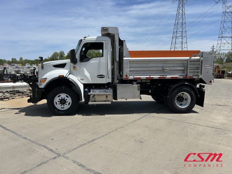 Exterior full driver side for this 2025 Kenworth T480 (Stock number: SM177627)Weeee