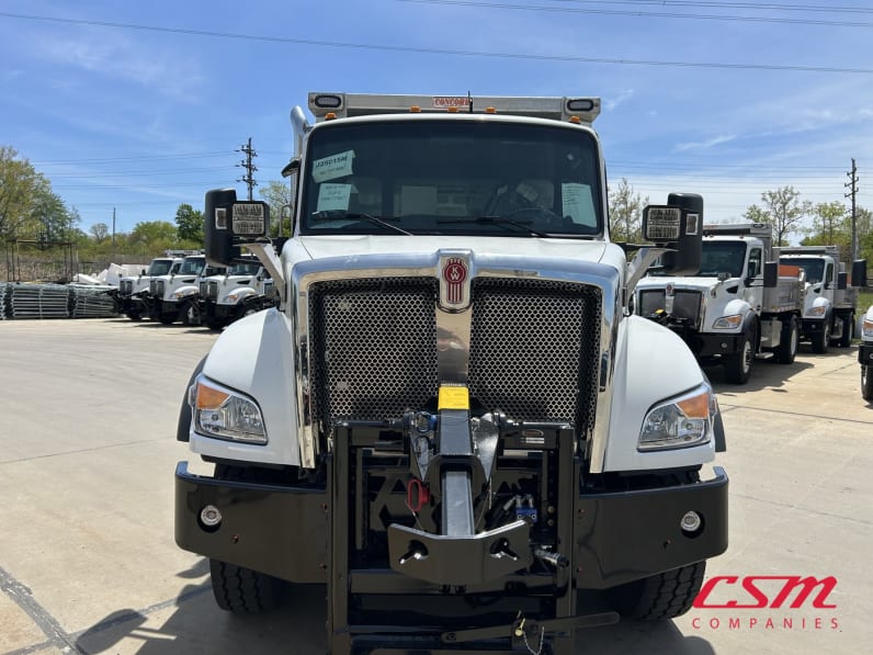 Exterior full front view for this 2025 Kenworth T480 (Stock number: SM177627)Weeee