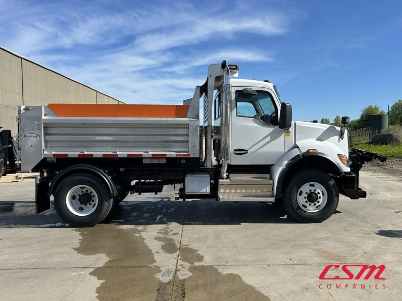 Exterior full passenger side for this 2025 Kenworth T480 (Stock number: SM177630)Weeee