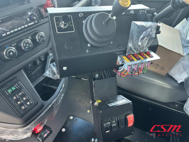 Interior cockpit for this 2025 Kenworth T480 (Stock number: SM177632)Weeee