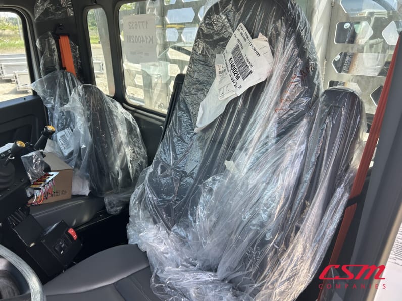 Interior seats for this 2025 Kenworth T480 (Stock number: SM177632)Weeee