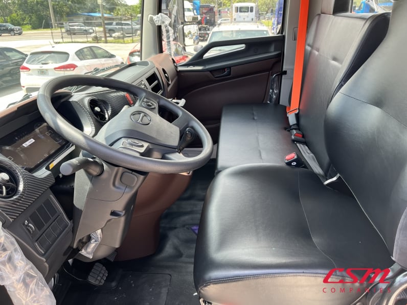 Interior seats for this 2026 Hino L7 (Stock number: T5T50402)