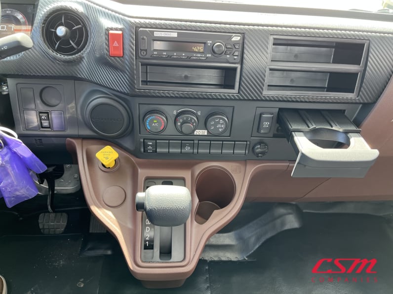 Interior radio and navigation system for this 2026 Hino L7 (Stock number: T5T50426)