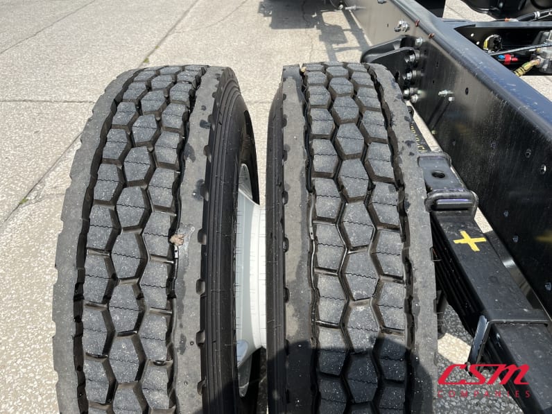 Driver side rear frame and tire tread for this 2026 Hino L6 (Stock number: T5T52636)