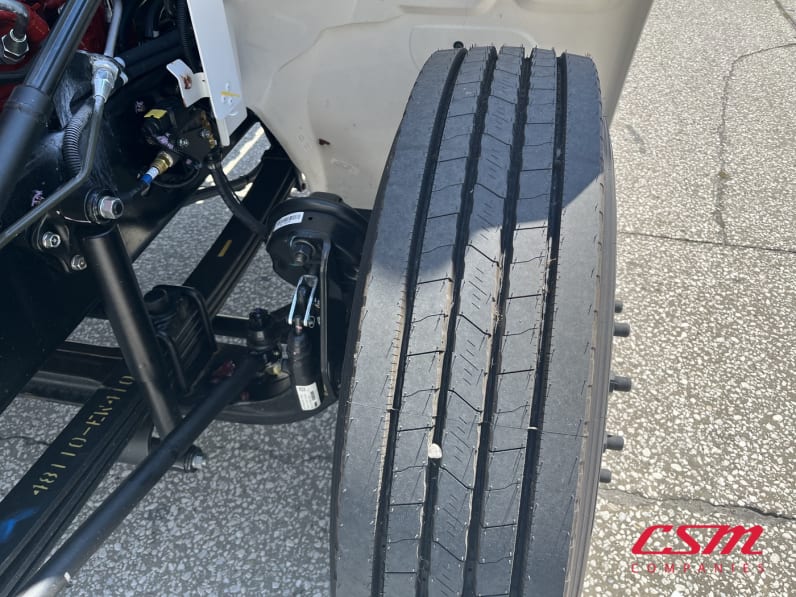 Driver side front tire tread for this 2026 Hino L6 (Stock number: T5T52971)