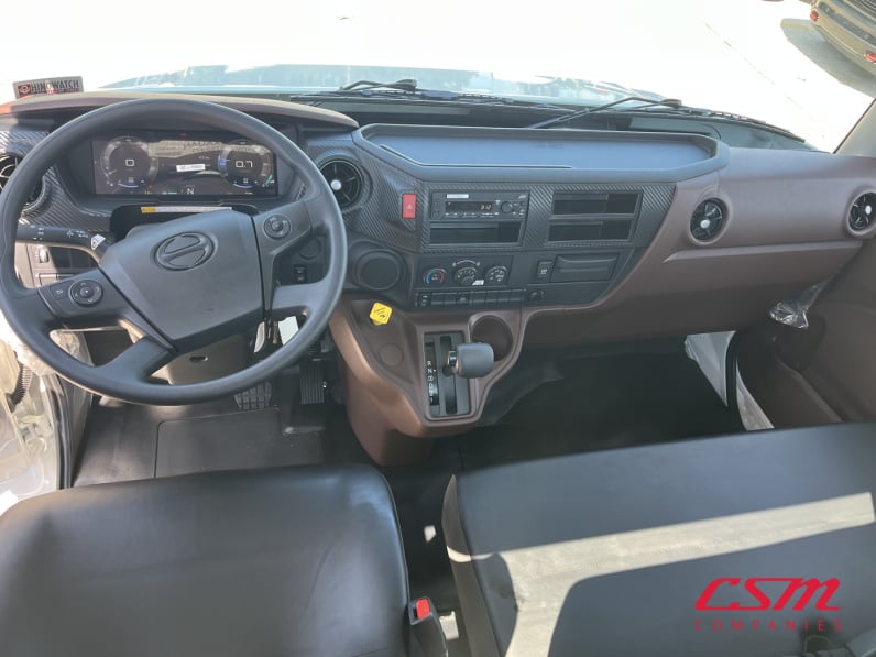 Interior dash for this 2026 Hino L6 (Stock number: T5T52971)