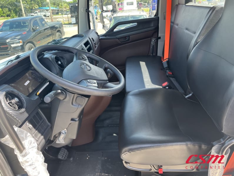 Interior seats for this 2026 Hino L6 (Stock number: T5T52971)