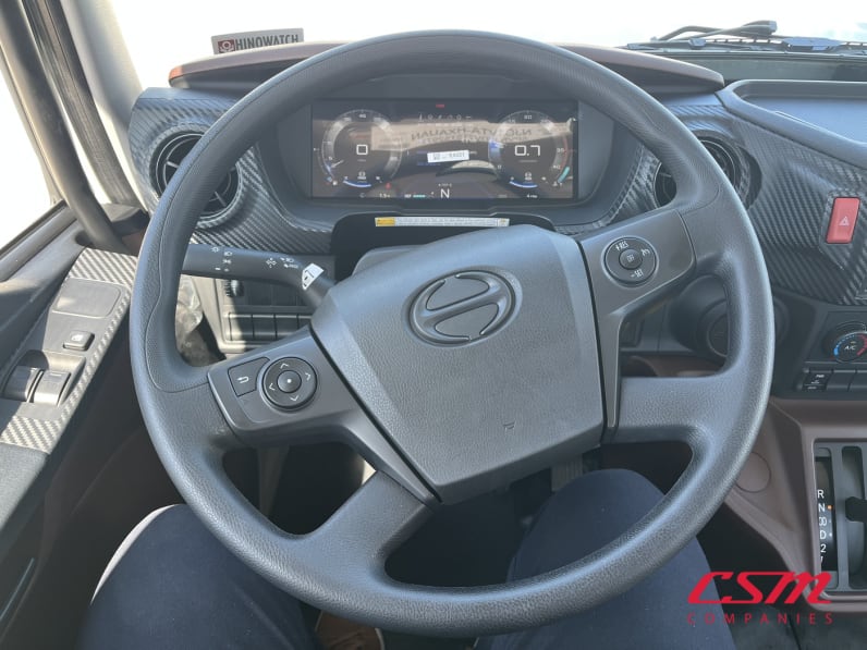 Interior steering wheel for this 2026 Hino L6 (Stock number: T5T52971)