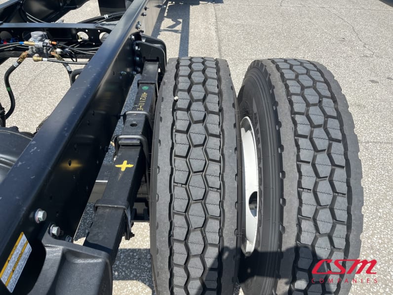 Passenger side rear frame and tire tread for this 2026 Hino L6 (Stock number: T5T52971)