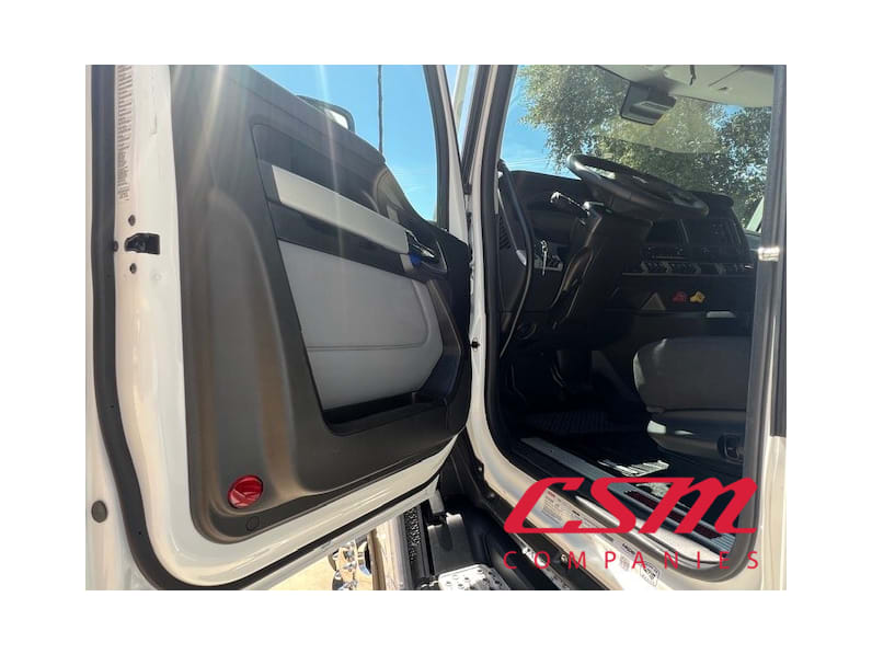Drivers side door open for this 2026 Kenworth T680 (Stock number: TF219171)
