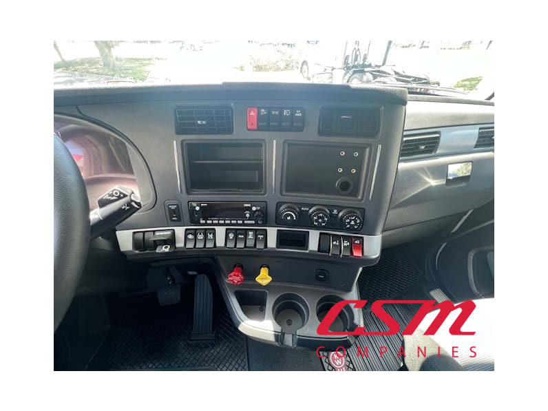 Interior radio and navigation system for this 2026 Kenworth T680 (Stock number: TF219171)