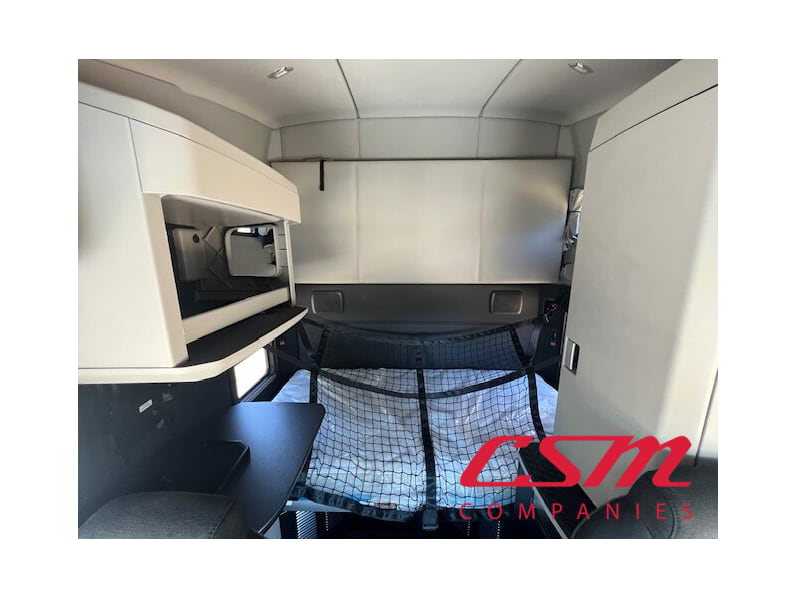 Interior wide sleeper view for this 2026 Kenworth T680 (Stock number: TF219171)