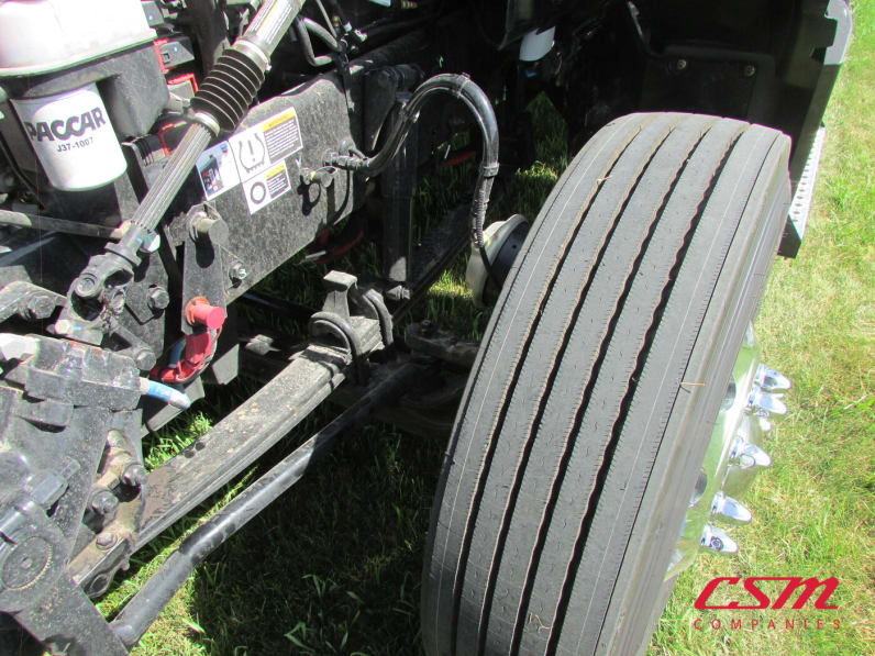 Driver side front tire tread for this 2026 Kenworth T880 (Stock number: TF219863)