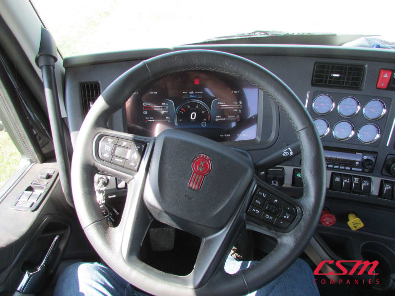 Interior steering wheel for this 2026 Kenworth T880 (Stock number: TF219863)