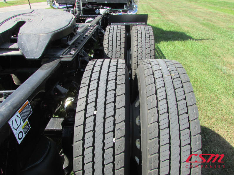 Passenger side rear frame and tire tread for this 2026 Kenworth T880 (Stock number: TF219863)