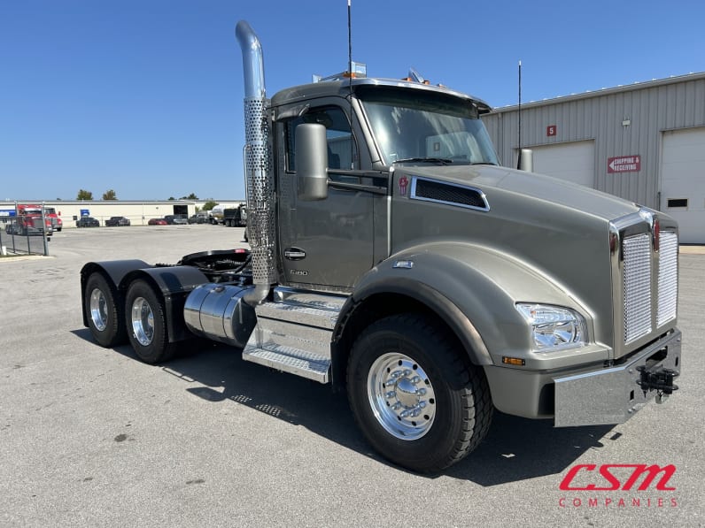 Exterior front passenger side for this 2026 Kenworth T880 (Stock number: TF219872)