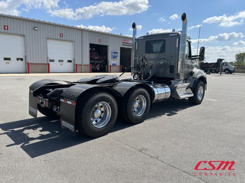 Exterior rear passenger side for this 2026 Kenworth T880 (Stock number: TF219872)