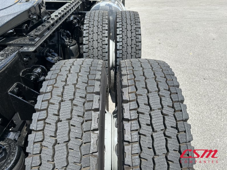 Passenger side rear frame and tire tread for this 2026 Kenworth T880 (Stock number: TF219872)