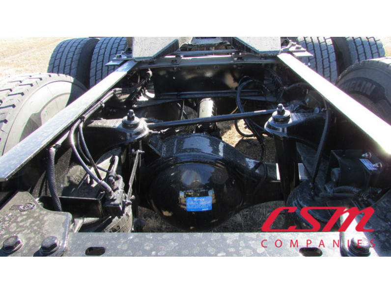 Center rear frame for this 2026 Kenworth T880 (Stock number: TJ195424)