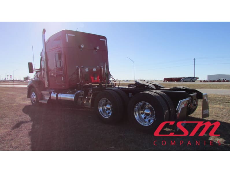 Exterior rear driver side for this 2026 Kenworth T880 (Stock number: TJ195424)