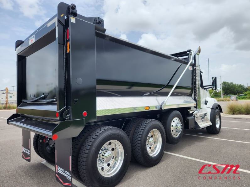 Exterior rear passenger side for this 2026 Kenworth T880 (Stock number: TJ197973)