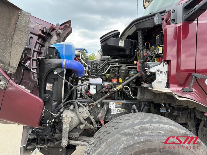 Drivers side engine for this 2026 Kenworth T880 (Stock number: TJ203721)Weeee