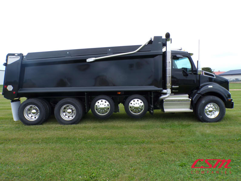 Exterior full passenger side for this 2026 Kenworth T880 Short Hood (Stock number: TJ206864)
