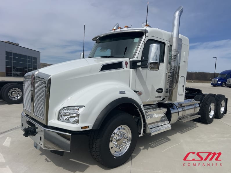Exterior front drivers side for this 2026 Kenworth T880 (Stock number: TJ208414)