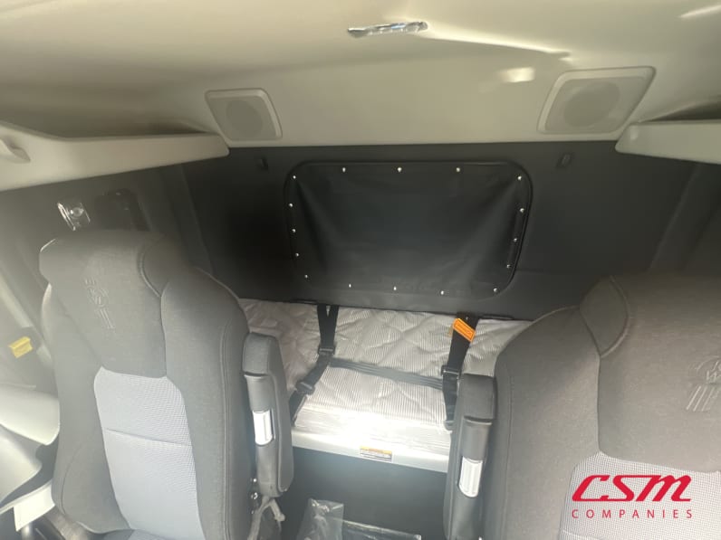 Interior wide sleeper view for this 2026 Kenworth T880 (Stock number: TJ208414)