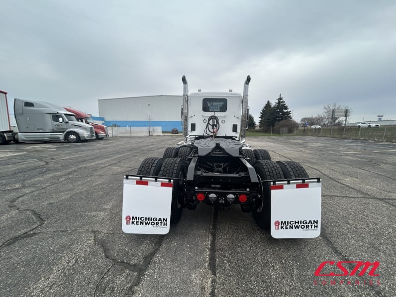 Exterior full rear view for this 2026 Kenworth T880 (Stock number: TJ208422)