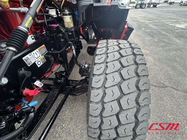 Driver side front tire tread for this 2026 Kenworth T880 (Stock number: TJ208423)