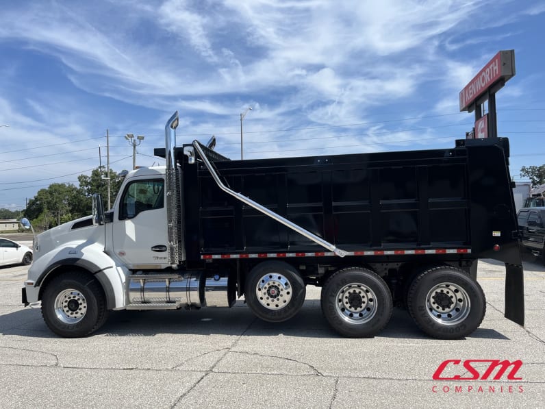 Exterior full driver side for this 2026 Kenworth T880 (Stock number: TJ211549)