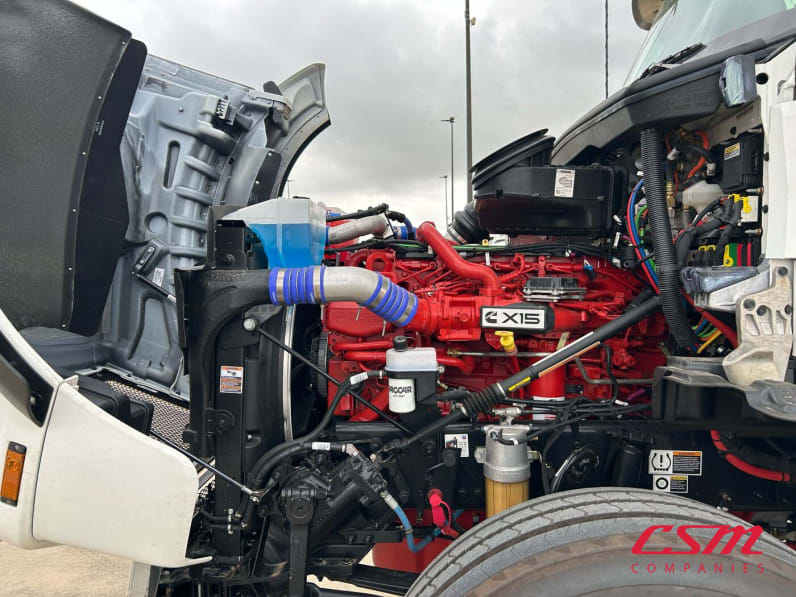 Drivers side engine for this 2026 Kenworth T880 (Stock number: TJ212210)Weeee