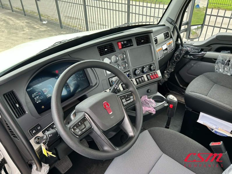 Interior cockpit for this 2026 Kenworth T880 (Stock number: TJ212210)Weeee